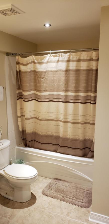Lovely Guest Entire Apartment Minutes From Ottawa Airport Bagian luar foto