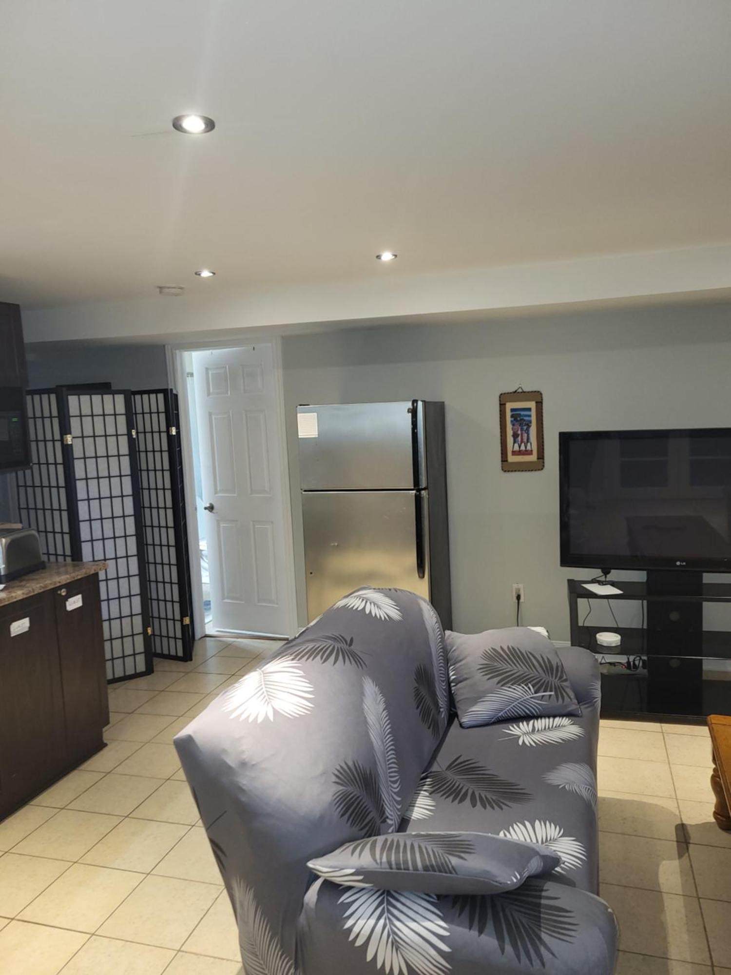 Lovely Guest Entire Apartment Minutes From Ottawa Airport Bagian luar foto
