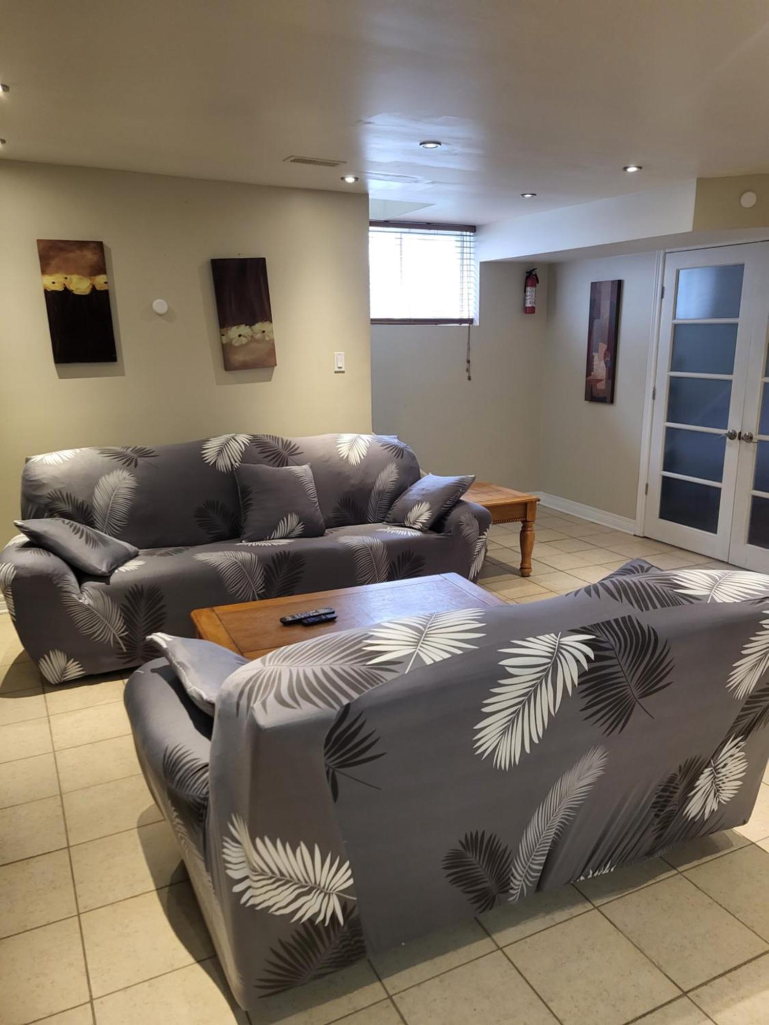 Lovely Guest Entire Apartment Minutes From Ottawa Airport Bagian luar foto